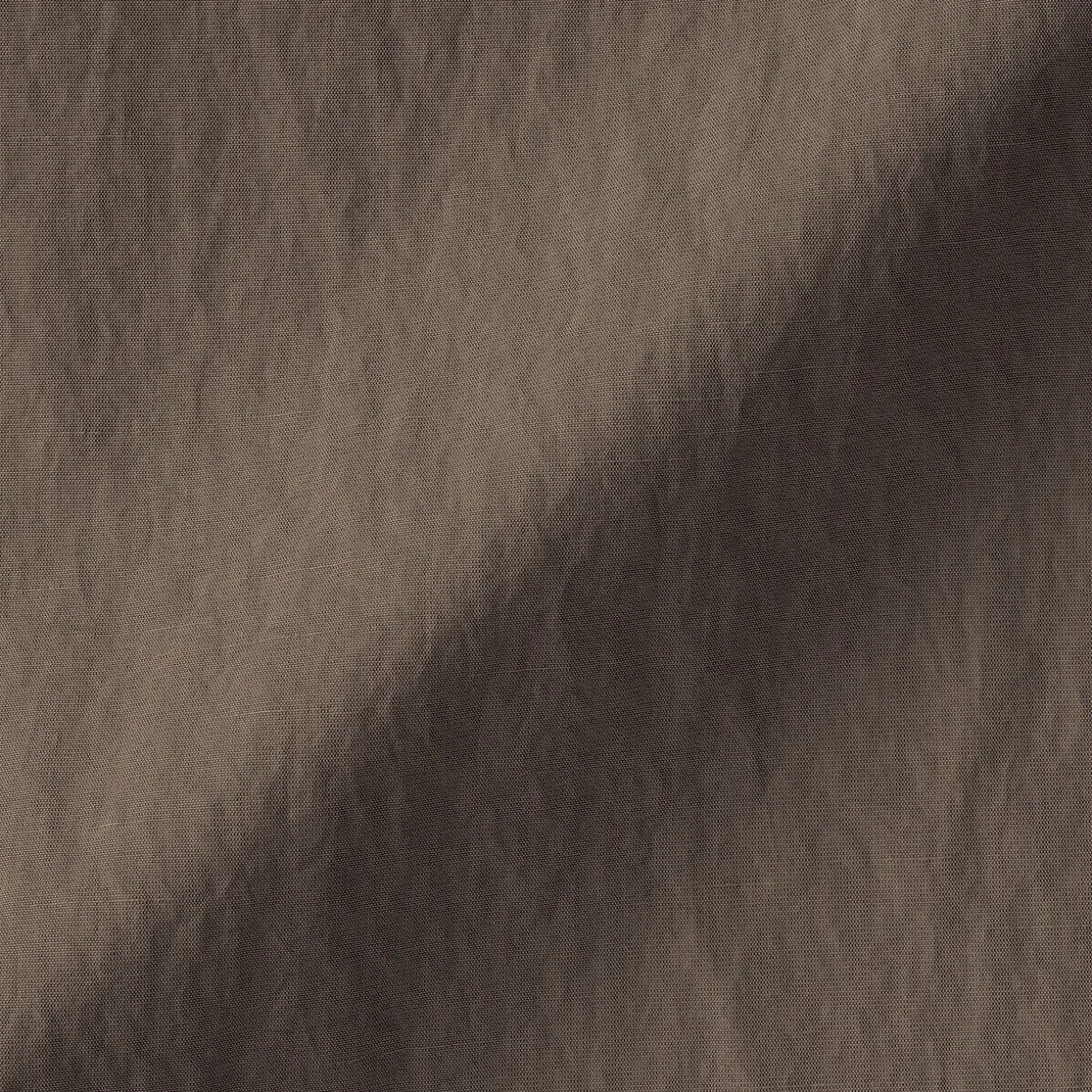 Veste à capuche déperlante et compacte en nylon pour femme