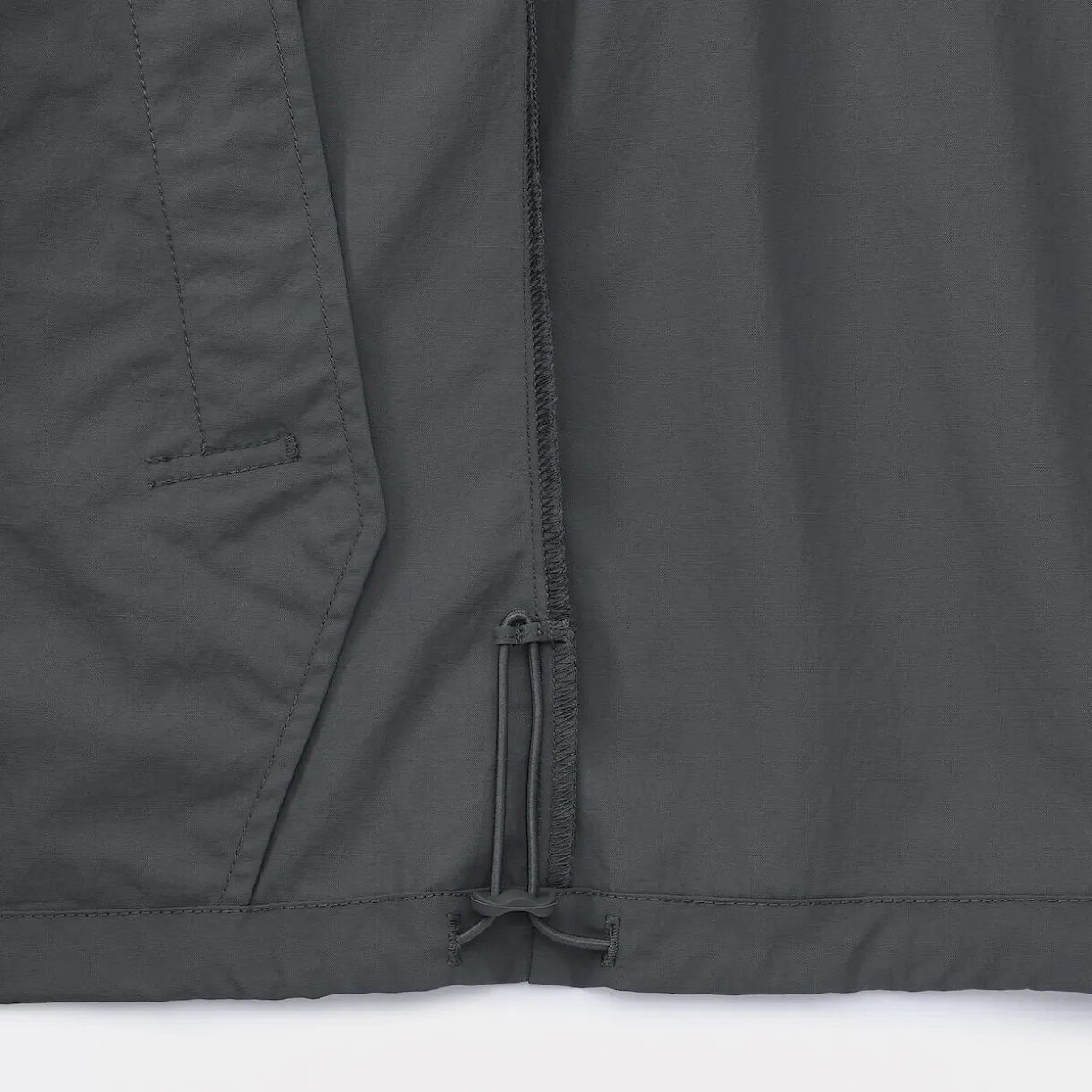 Veste à capuche déperlante et compacte en nylon pour femme